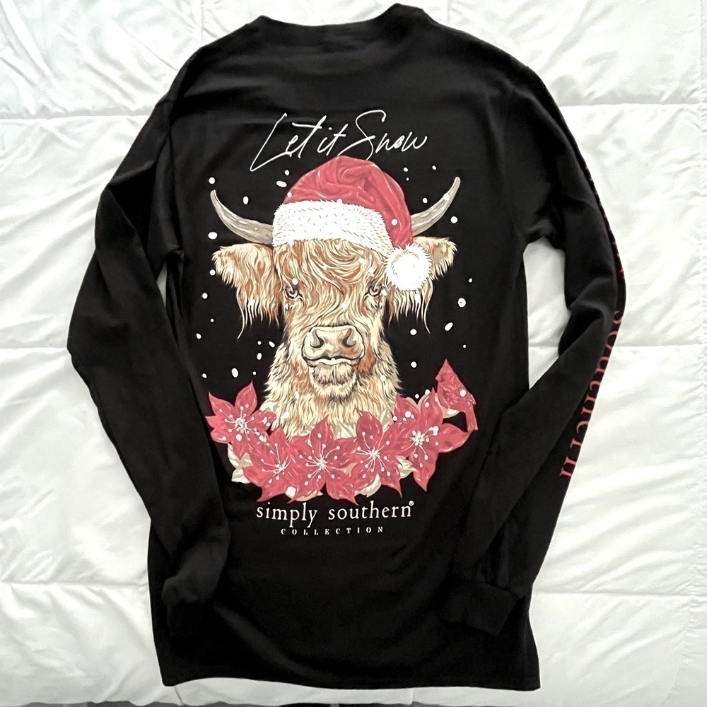Simply Southern “Let It Snow” size Small. Black